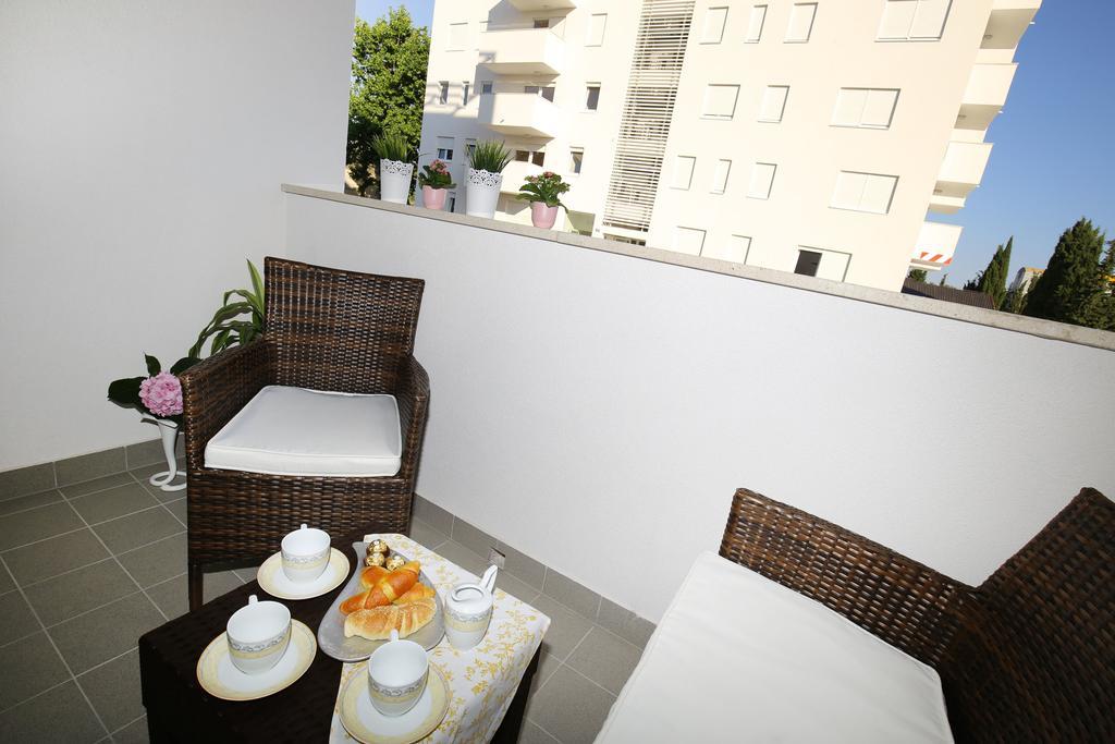 Apartment Flowers, Free Garage Parking ซาดาร์ ห้อง รูปภาพ