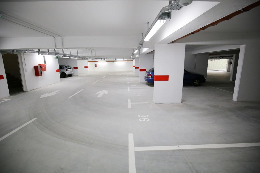 Apartment Flowers, Free Garage Parking ซาดาร์ ภายนอก รูปภาพ